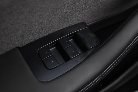 Tesla Model 3 - Afbeelding 26 van 30