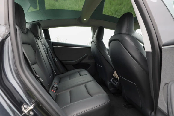 Tesla Model 3 - Afbeelding 27 van 30