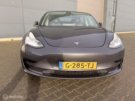 Tesla Model 3 - Afbeelding 6 van 19