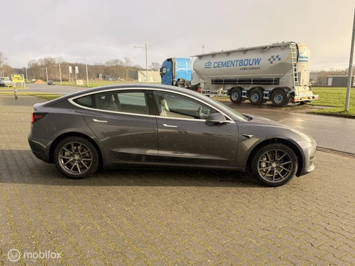 Tesla Model 3 - Afbeelding 8 van 19