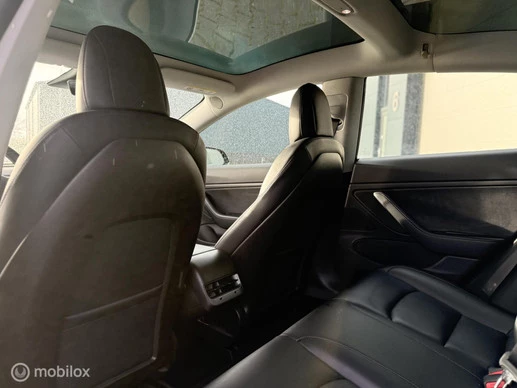 Tesla Model 3 - Afbeelding 10 van 19