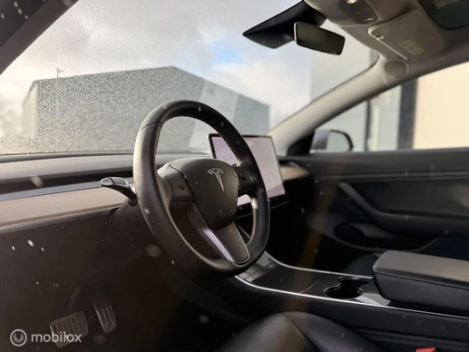 Tesla Model 3 - Afbeelding 12 van 19