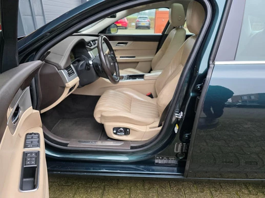 Jaguar XF - Afbeelding 17 van 30