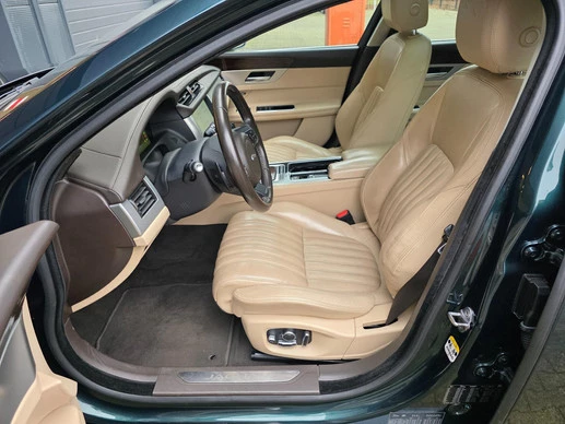 Jaguar XF - Afbeelding 21 van 30