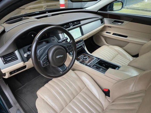 Jaguar XF - Afbeelding 23 van 30