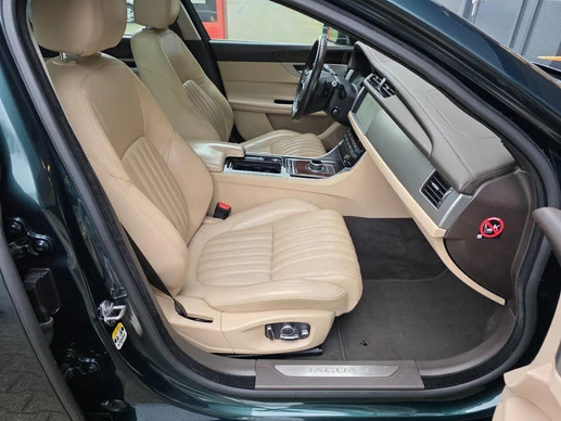 Jaguar XF - Afbeelding 27 van 30