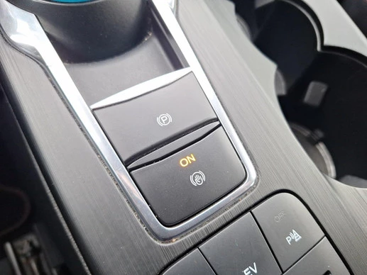 Ford Kuga - Afbeelding 25 van 30