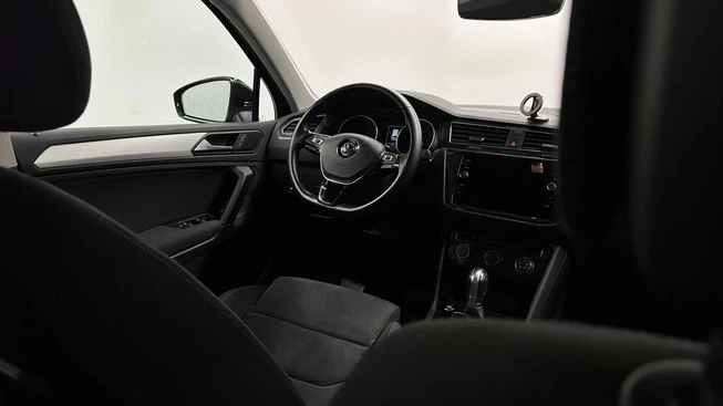 Volkswagen Tiguan - Afbeelding 21 van 30