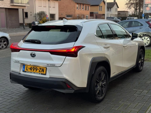 Lexus UX - Afbeelding 4 van 30