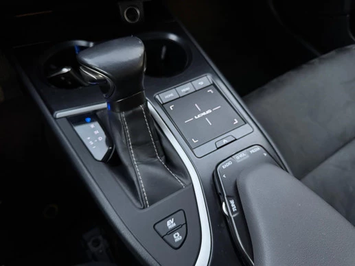 Lexus UX - Afbeelding 28 van 30
