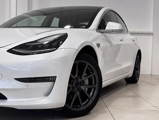 Tesla Model 3 - Afbeelding 2 van 25