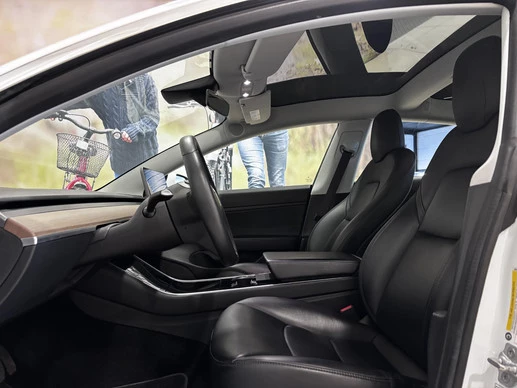 Tesla Model 3 - Afbeelding 6 van 25