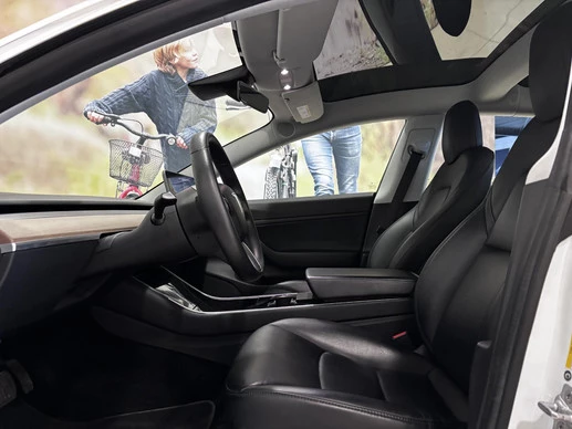 Tesla Model 3 - Afbeelding 8 van 25