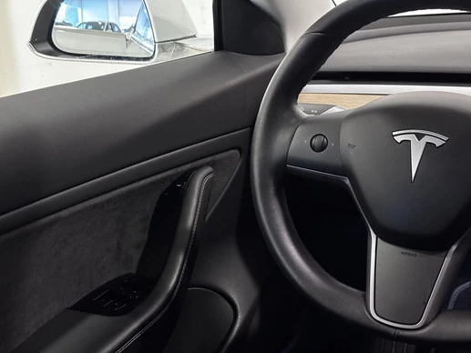 Tesla Model 3 - Afbeelding 16 van 25