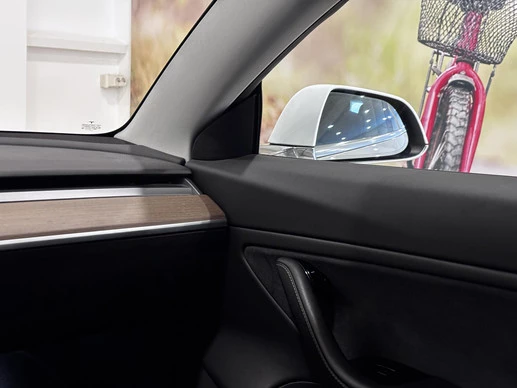 Tesla Model 3 - Afbeelding 18 van 25