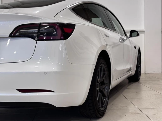Tesla Model 3 - Afbeelding 20 van 25