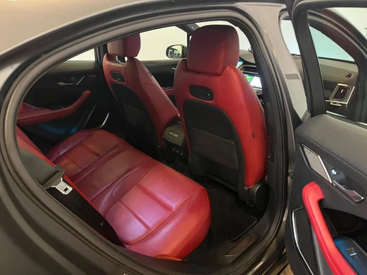 Jaguar I-PACE - Afbeelding 15 van 30