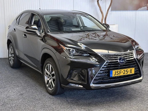 Lexus NX - Afbeelding 2 van 30