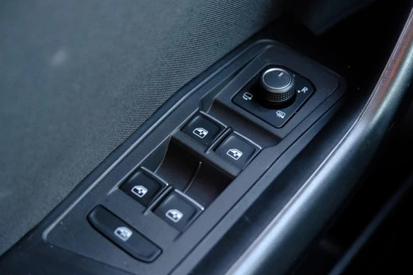 Volkswagen T-Roc - Afbeelding 24 van 30