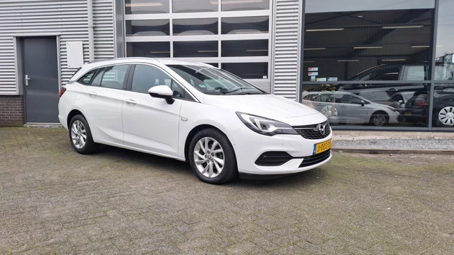 Opel Astra - Afbeelding 1 van 28