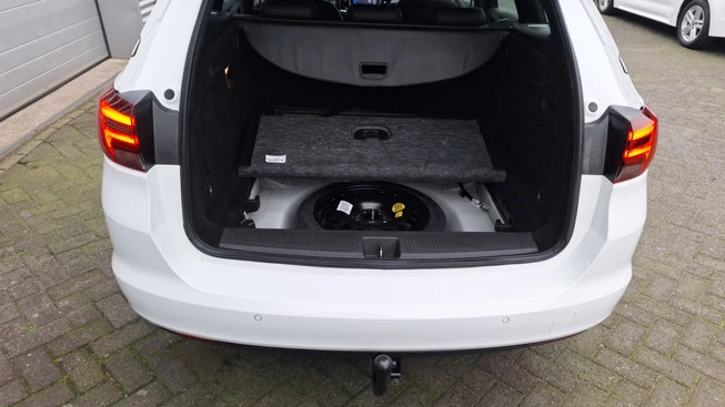 Opel Astra - Afbeelding 10 van 28