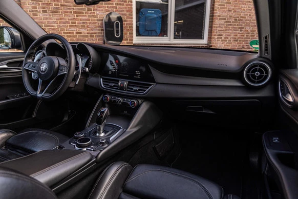Alfa Romeo Giulia - Afbeelding 23 van 30