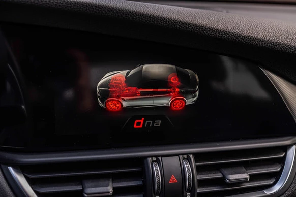 Alfa Romeo Giulia - Afbeelding 26 van 30