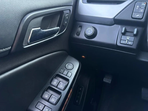Chevrolet Suburban - Afbeelding 12 van 19