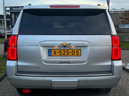 Chevrolet Suburban - Afbeelding 17 van 19