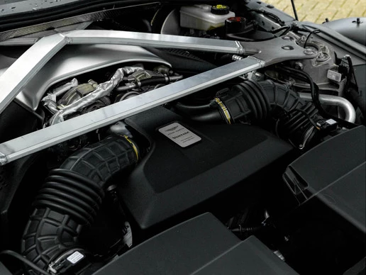 Aston Martin V8 Vantage - Afbeelding 9 van 30