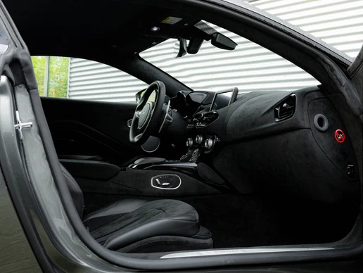 Aston Martin V8 Vantage - Afbeelding 21 van 30