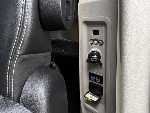 Chrysler Town & Country - Afbeelding 22 van 30