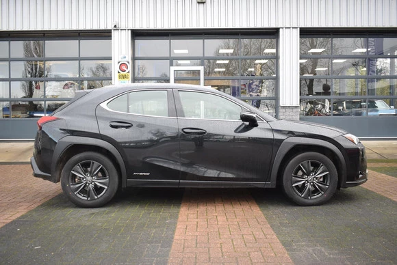 Lexus UX - Afbeelding 4 van 30