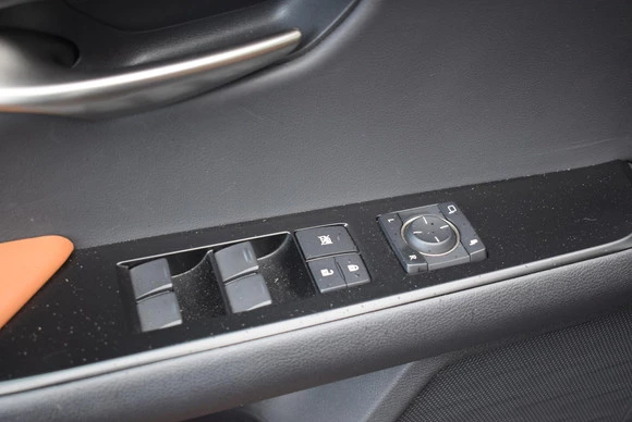 Lexus UX - Afbeelding 14 van 30