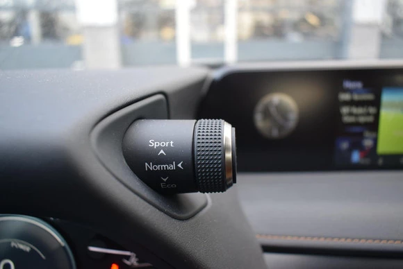 Lexus UX - Afbeelding 24 van 30