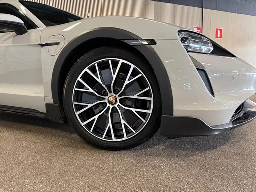 Porsche Taycan - Afbeelding 3 van 30