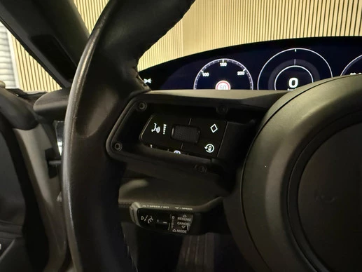 Porsche Taycan - Afbeelding 18 van 30