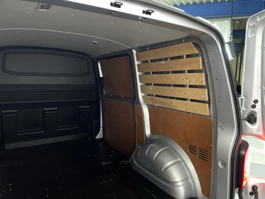 Volkswagen Transporter - Afbeelding 17 van 22