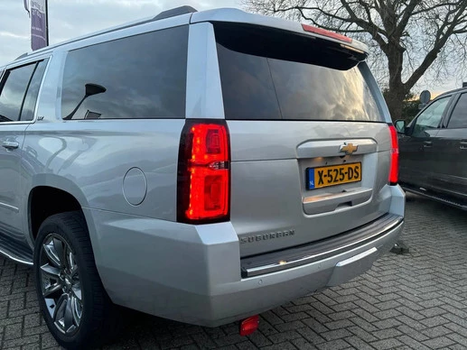 Chevrolet Suburban - Afbeelding 19 van 19