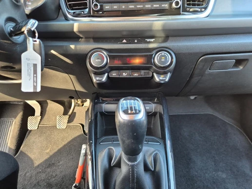 Kia Rio - Afbeelding 19 van 21