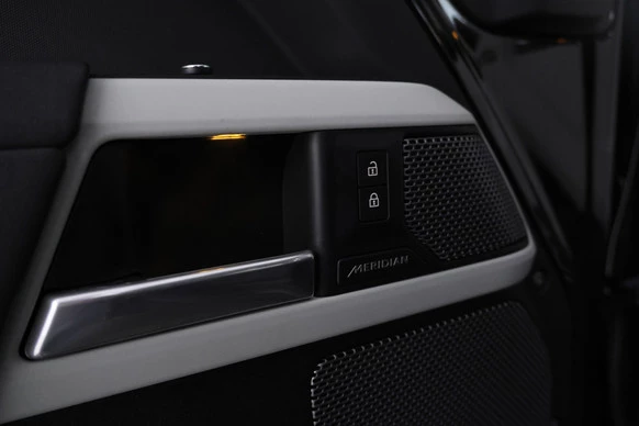 Land Rover Defender - Afbeelding 25 van 30