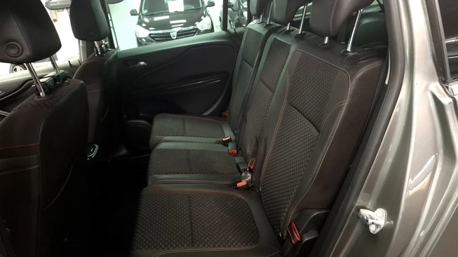 Opel Zafira - Afbeelding 18 van 24