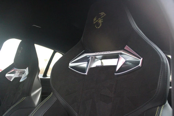 Abarth 600e - Afbeelding 18 van 30