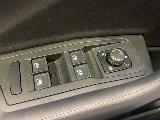 Volkswagen T-Roc - Afbeelding 29 van 30