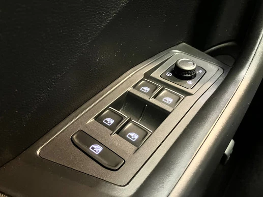 Volkswagen T-Roc - Afbeelding 27 van 30