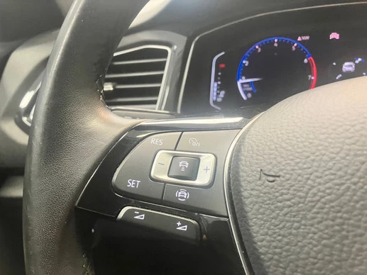 Volkswagen T-Roc - Afbeelding 28 van 30