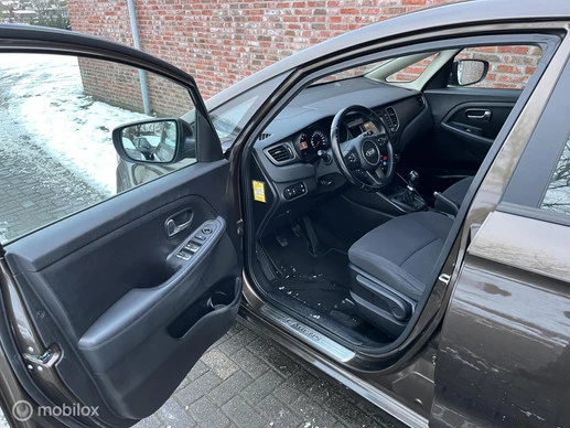 Kia Carens - Afbeelding 9 van 27