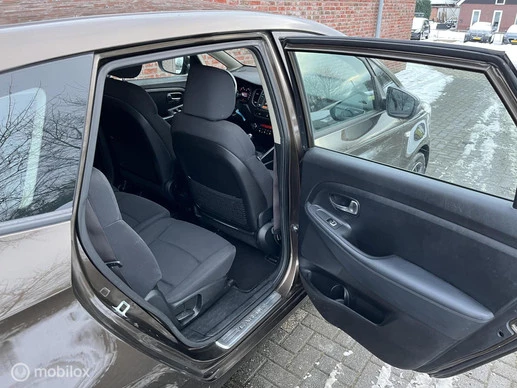 Kia Carens - Afbeelding 23 van 27
