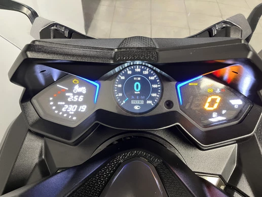 Kymco AK 550 - Afbeelding 2 van 21