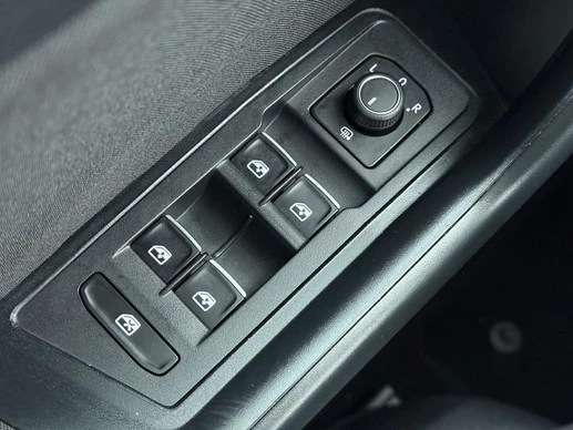 Volkswagen T-Roc - Afbeelding 26 van 30